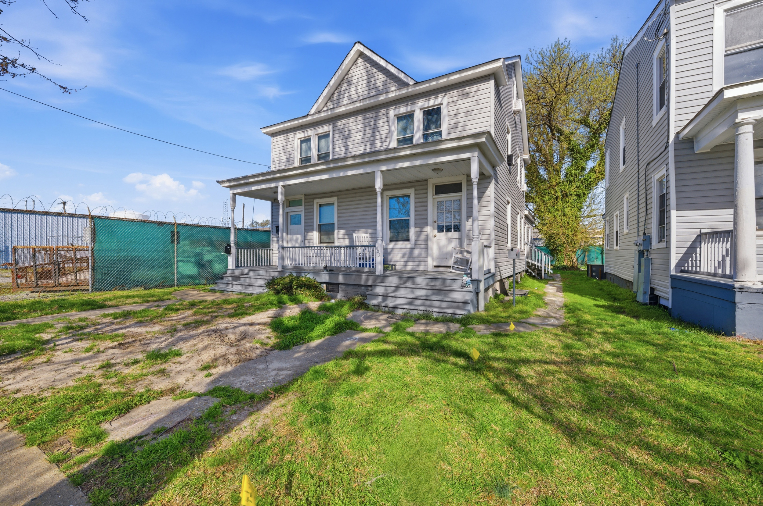 821 Mount Vernon Avenue - B